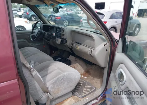 1999 Chevrolet Tahoe Ls z USA, uszkodzony, nr VIN 1GNEC13R7XJ510886